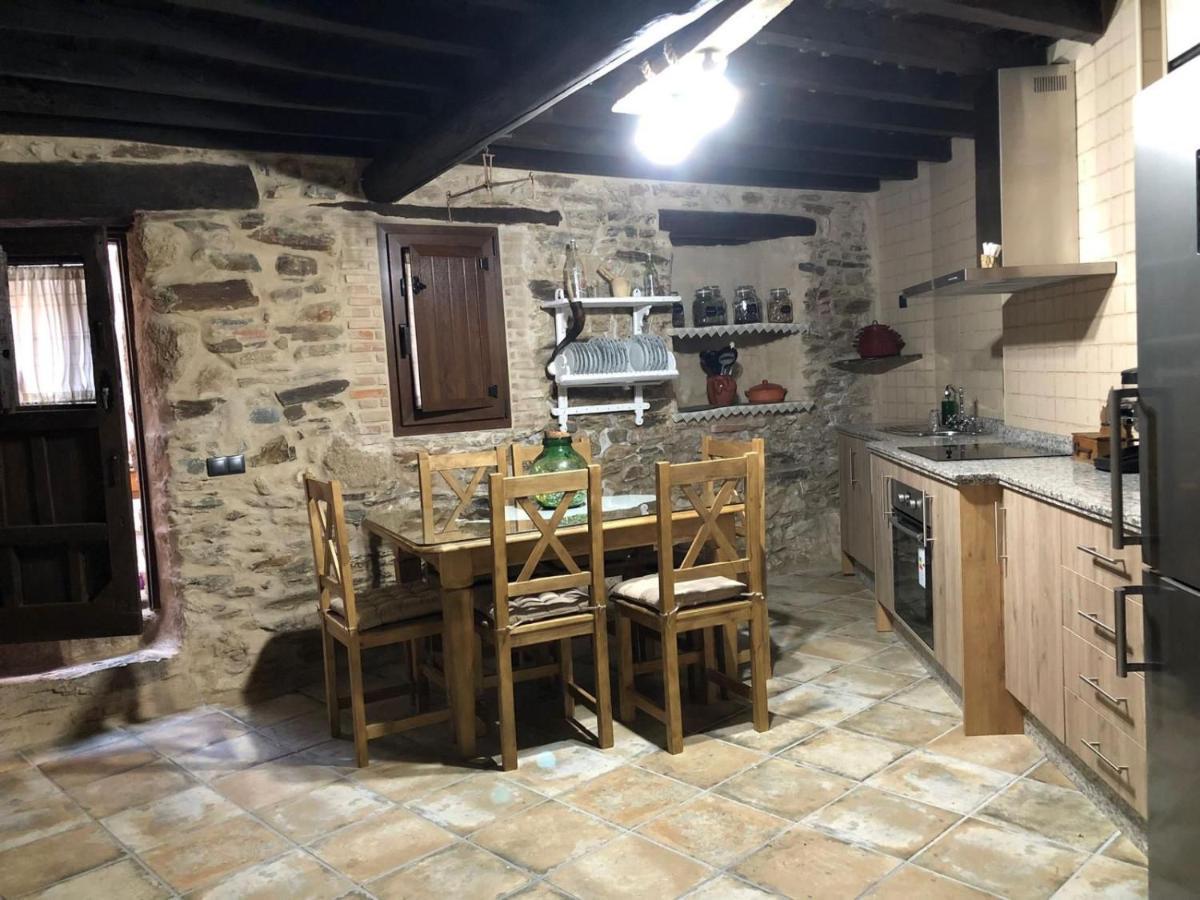 Casa Rural La Moraquintana Villa Santibanez el Bajo Bagian luar foto