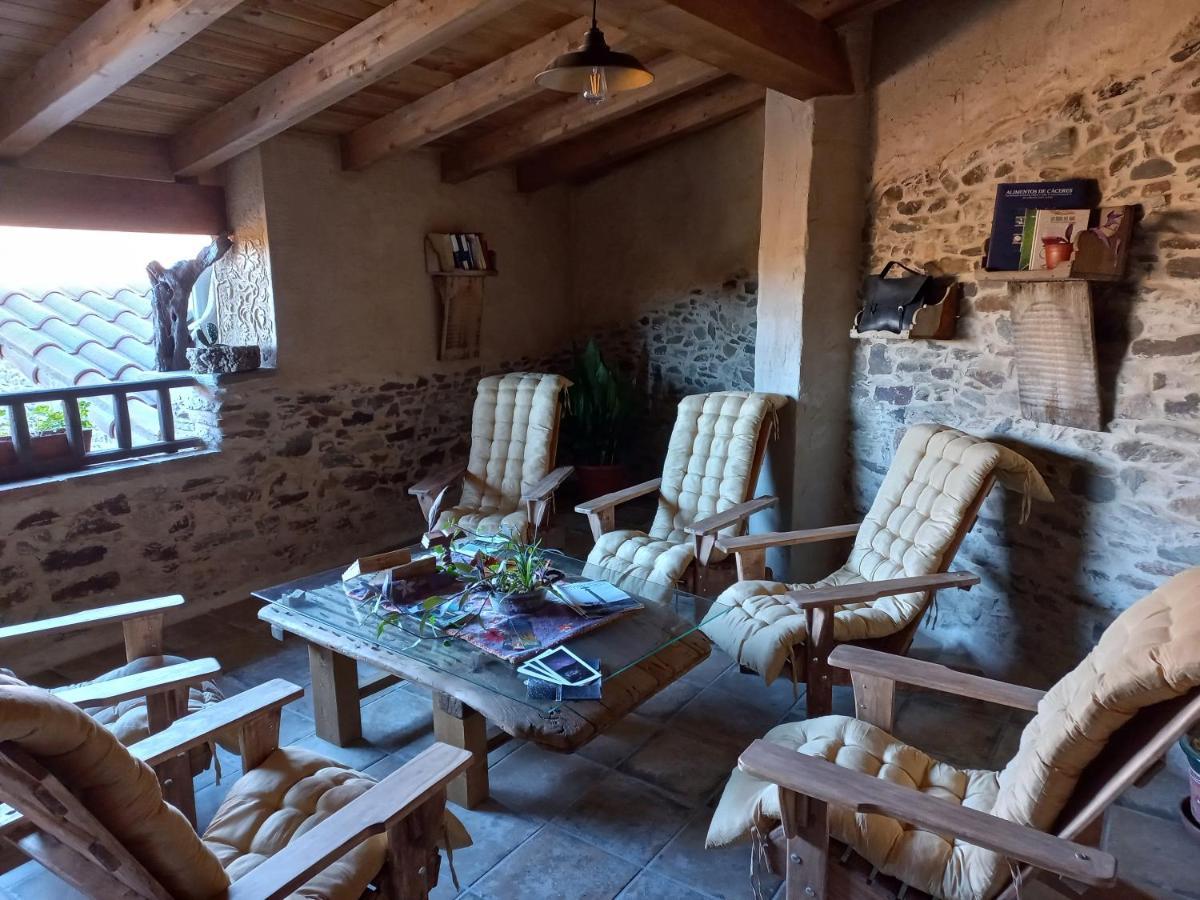Casa Rural La Moraquintana Villa Santibanez el Bajo Bagian luar foto