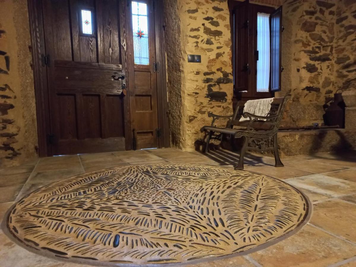 Casa Rural La Moraquintana Villa Santibanez el Bajo Bagian luar foto