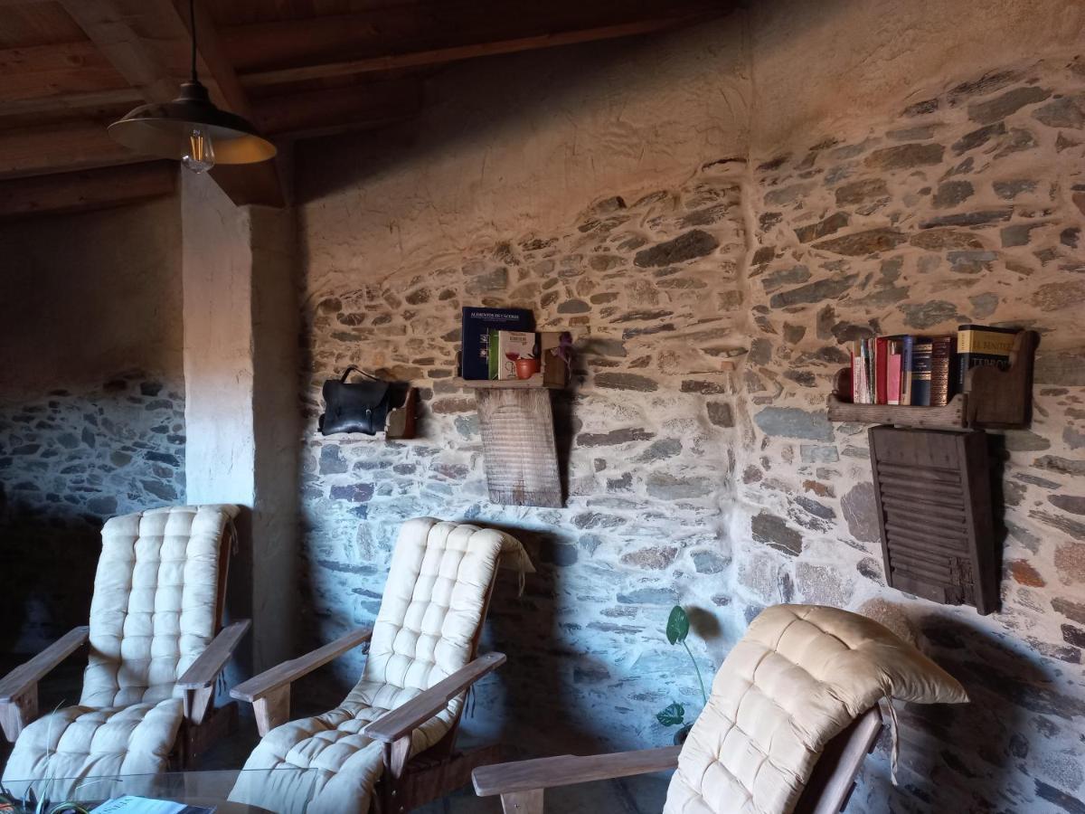 Casa Rural La Moraquintana Villa Santibanez el Bajo Bagian luar foto