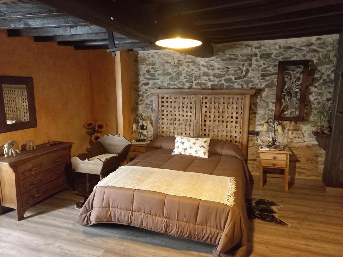 Casa Rural La Moraquintana Villa Santibanez el Bajo Bagian luar foto